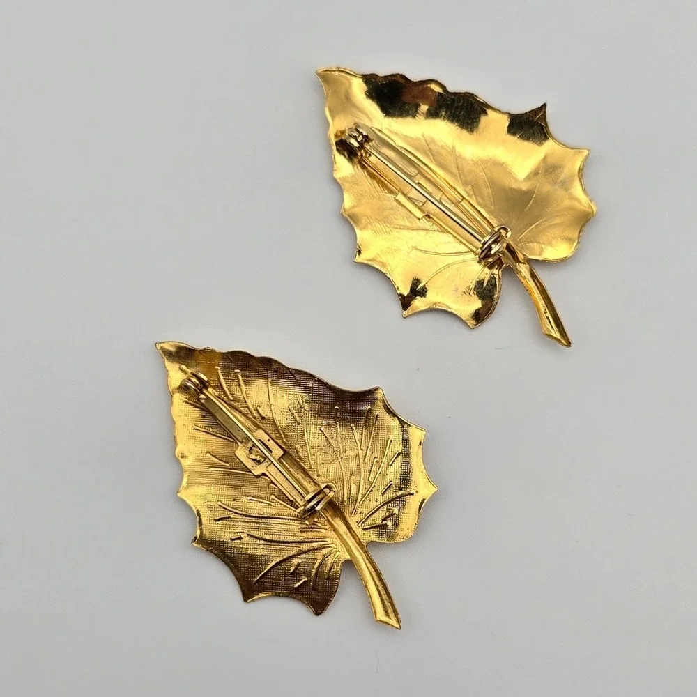 Vtg Lot of 2 Gold Tone‎ Leaf Brooches Set Dainty Nature Pin Casual Botanical